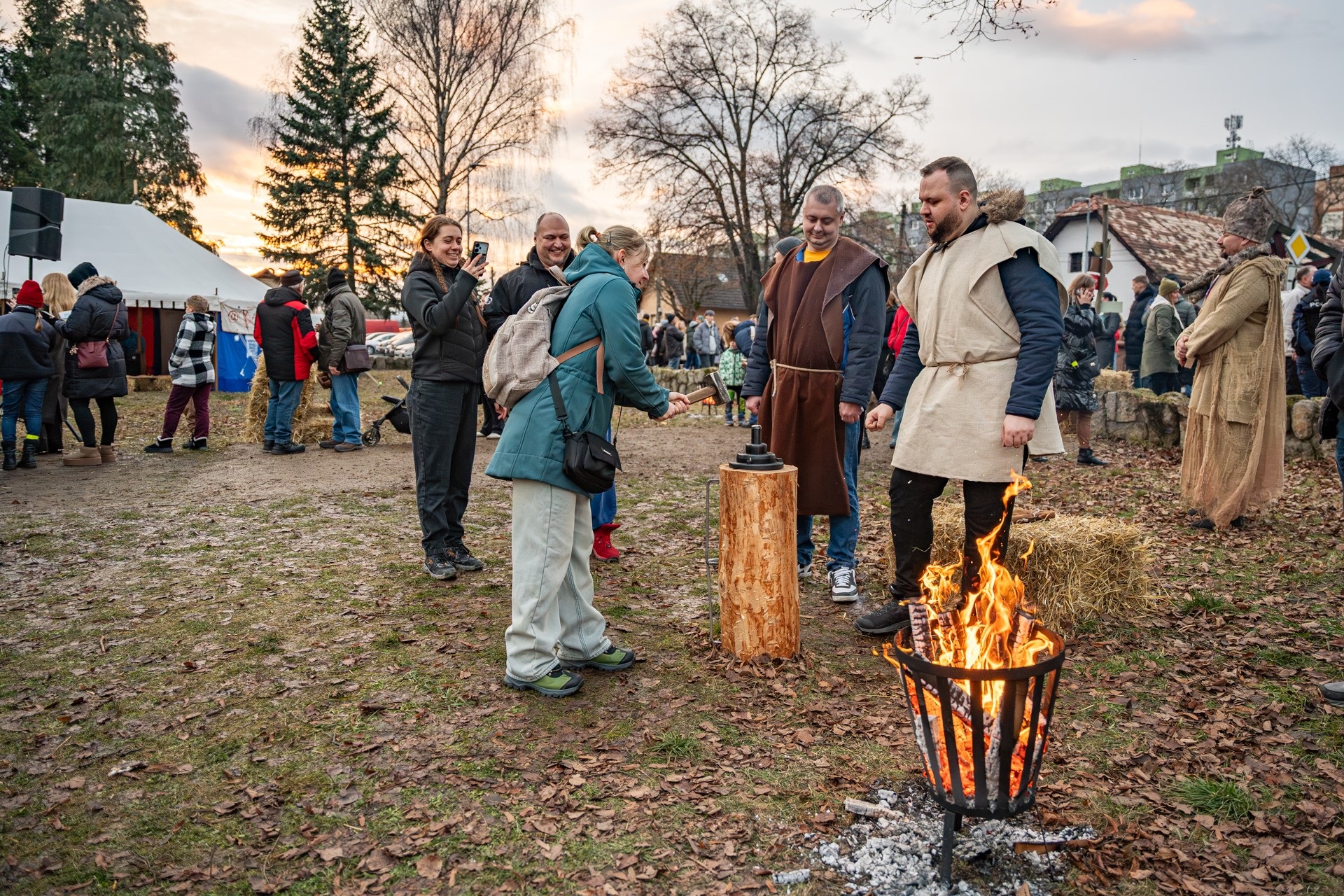 Hurk&aacute;rsky jarmok pril&aacute;kal na Sv&auml;tokr&iacute;žske n&aacute;mestie stovky z&aacute;ujemcov. Verejnosť čakal bohat&yacute; program pre deti aj dospel&yacute;ch