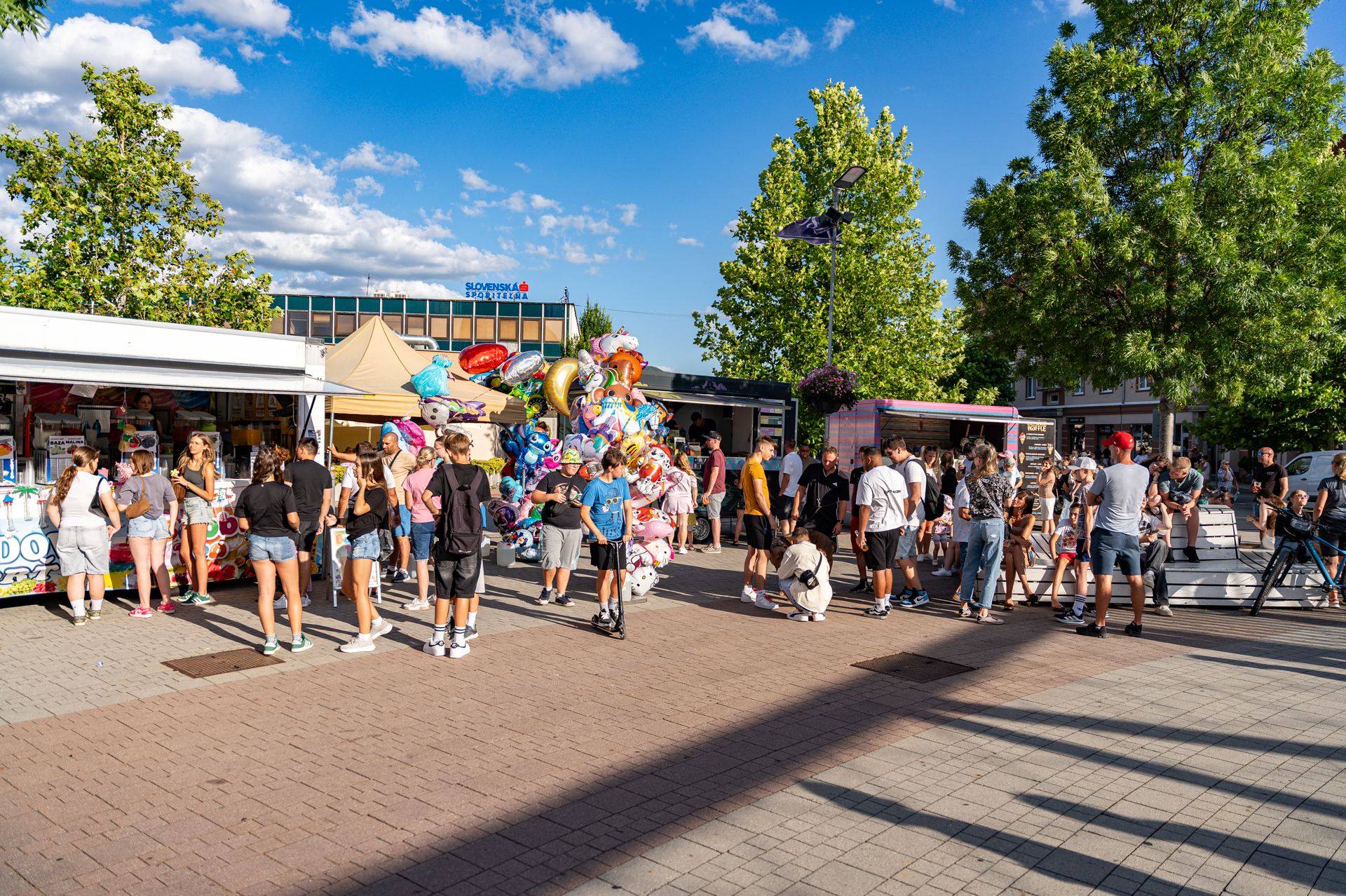LETOFEST odštartoval leto na námestí, interpretom tlieskali stovky ľudí