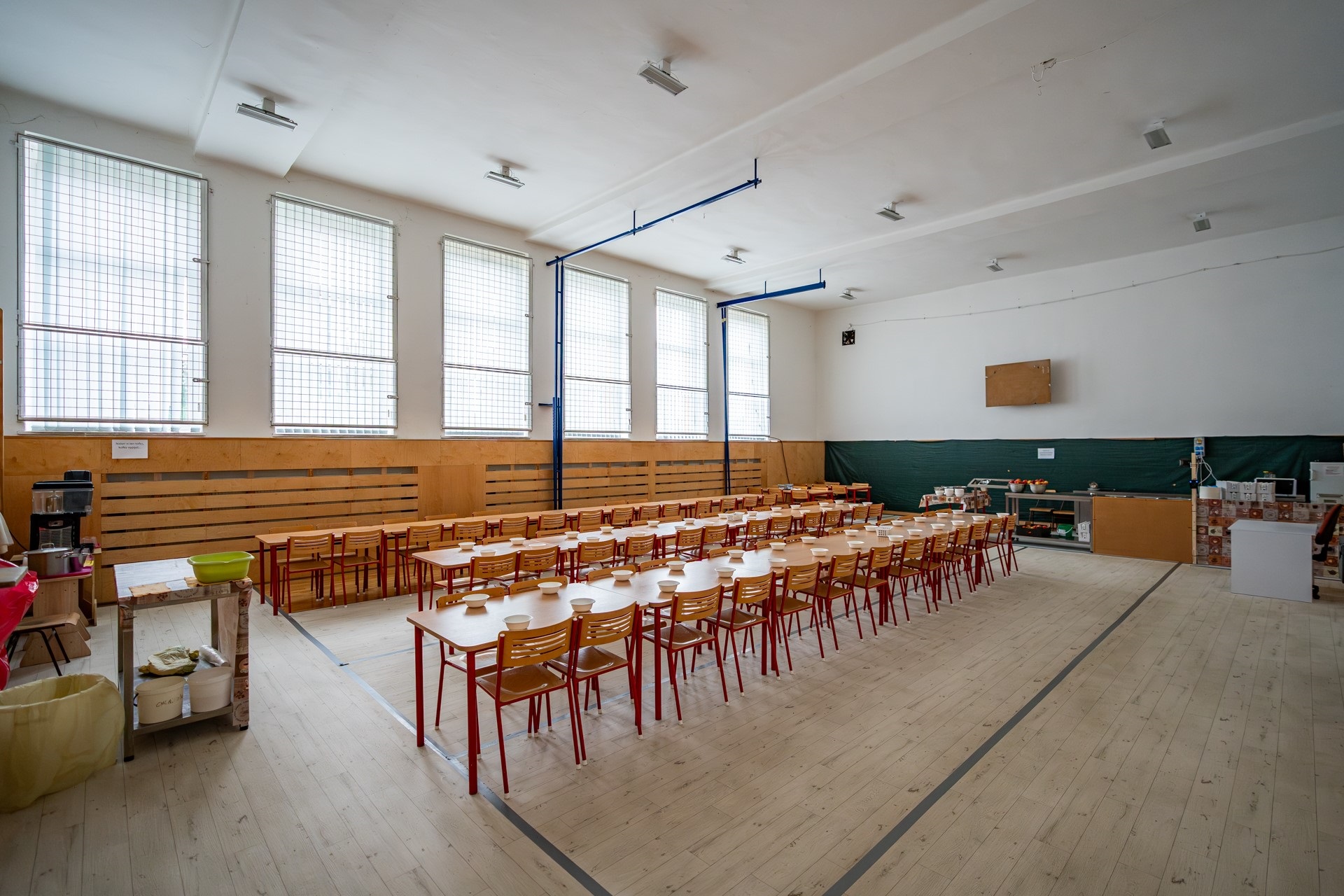Jednotku čaká v najbližšom období výrazná premena. Základnú školu Dr. Janského 2 zrekonštruujú, rovnako tak aj jedáleň