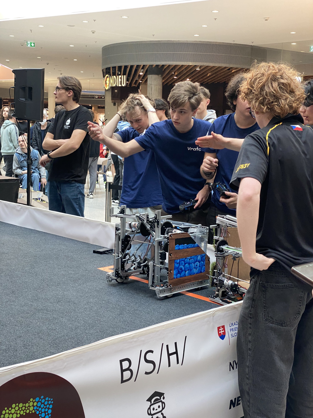 Žiarski gymnazisti znova úspešní aj na medzinárodnej pôde. Vycestujú na robotickú olympiádu do Južnej Kórei