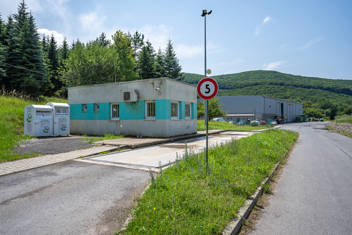 Zberný dvor