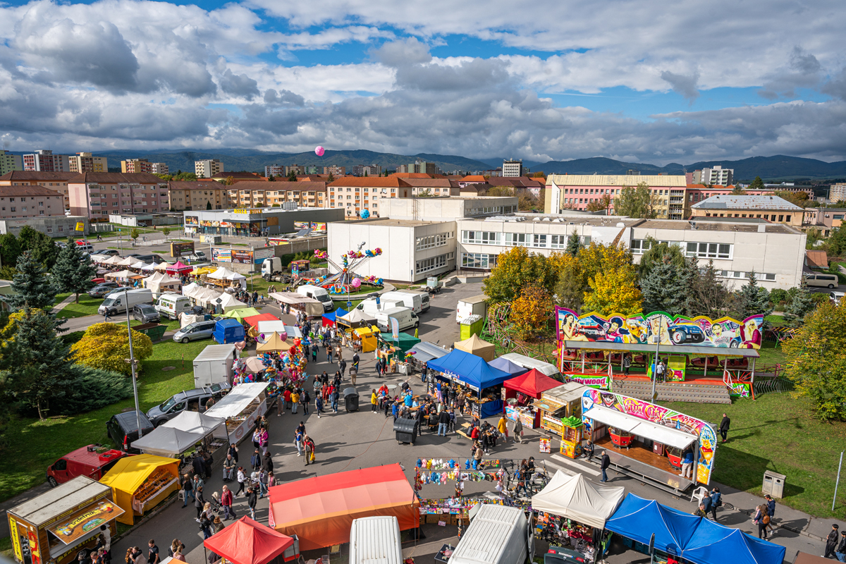 Žiarsky jarmok 2024: Organiz&aacute;torov pote&scaron;ilo počasie, aj skvel&aacute; n&aacute;v&scaron;tevnosť