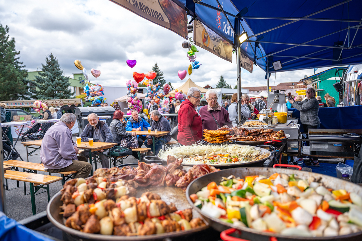 Žiarsky jarmok 2024: Organiz&aacute;torov pote&scaron;ilo počasie, aj skvel&aacute; n&aacute;v&scaron;tevnosť
