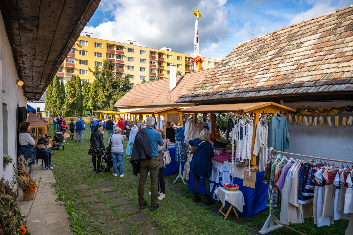 Žiarsky jarmok 2024: Organiz&aacute;torov pote&scaron;ilo počasie, aj skvel&aacute; n&aacute;v&scaron;tevnosť