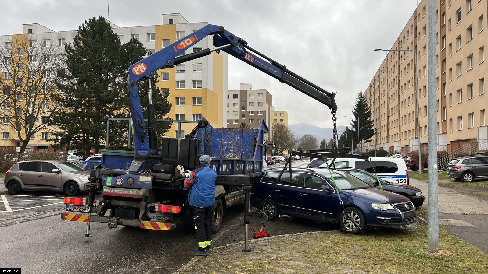 Od vraku k recyklácii: mesto rieši opustené vozidlá ekologicky v spolupráci so ZSNP RECYKLING