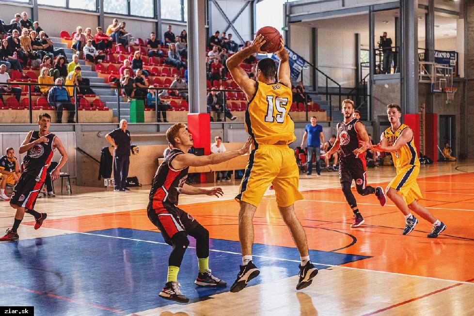 Basketbal: Výhra na domácej palubovke v prvom zápase sezóny