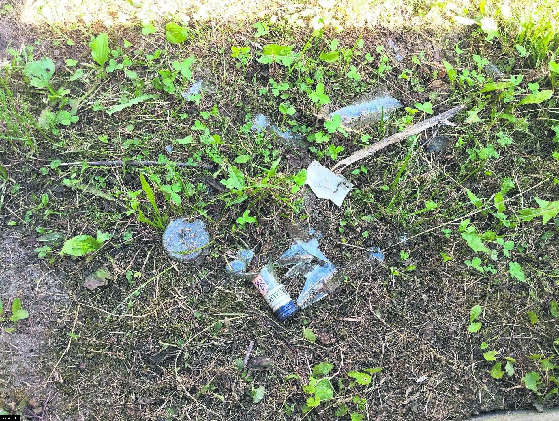 Vandalizmus a neporiadok na detských ihriskách v Žiari: Ľudia sa sťažujú, čo na to mesto?