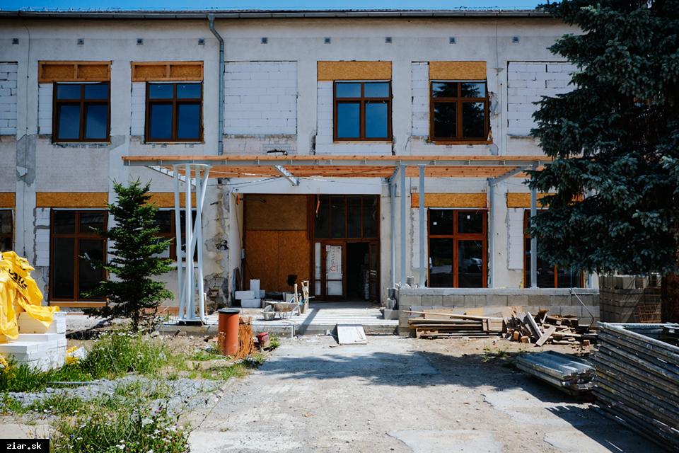 Mesto zrekonštruuje záhradu pre seniorov