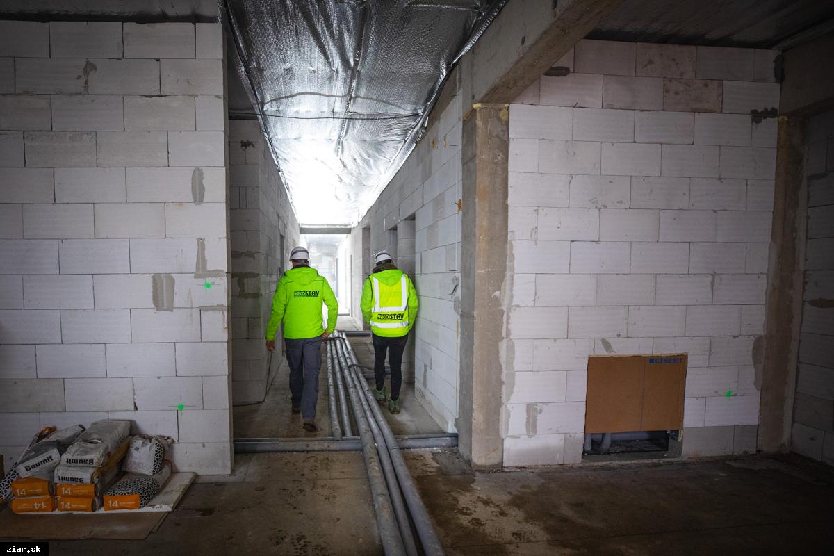 V Žiari nad Hronom pokračujú vo výstavbe novej budovu pre účely DSS Doména