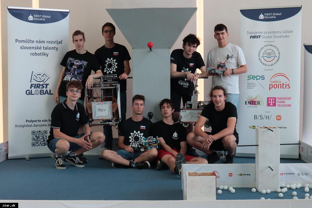 Naši gymnazisti budú reprezentovať Slovensko na svetovej robotickej olympiáde