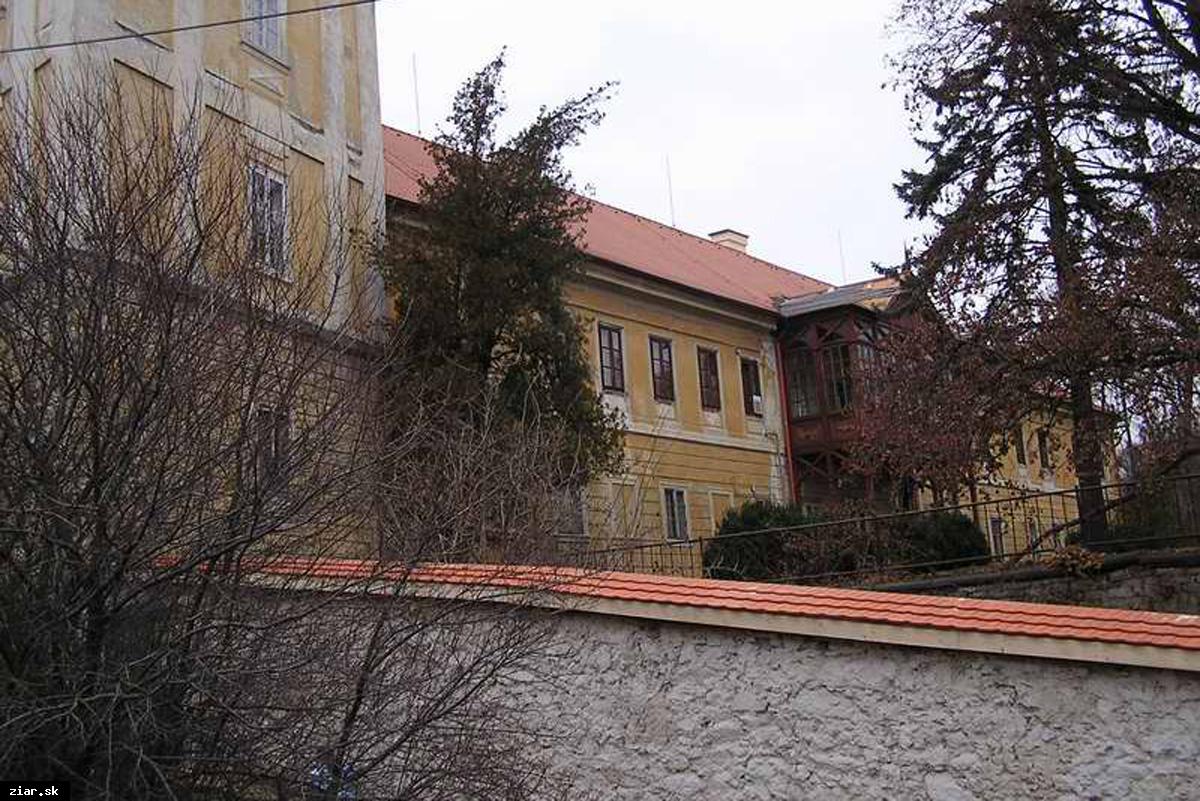 Odkrývame históriu mesta: Staré rany biskupského kaštieľa postupne miznú