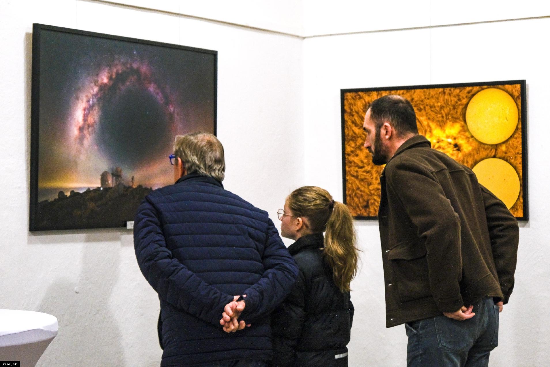 Spoznávanie vesmíru cez veľkoformátovú výstavu fotografií hviezdnej oblohy