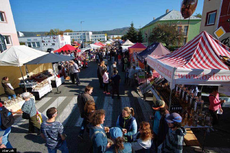 Žiarsky jarmok potvrdil povesť najväčšieho jarmoku v regióne