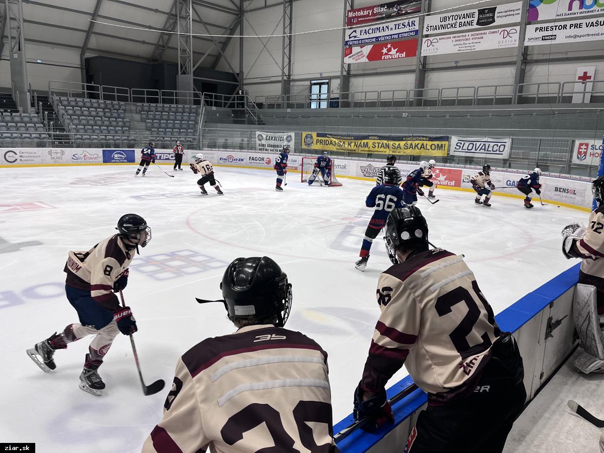 Juniori zlomili negatívnu sériu dvoma víťazstvami. Kúdelka si nadelil narodeninový darček v podobe hetriku