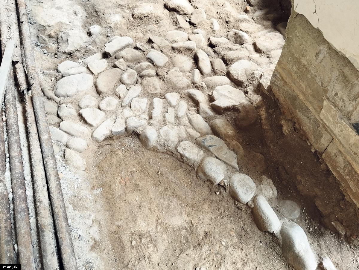Odkrývame históriu mesta: Náš kaštieľ žije archeologickými nálezmi I.