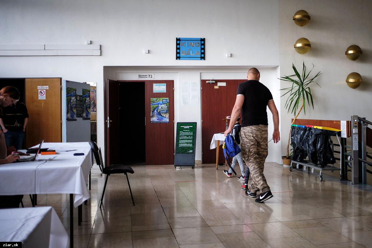 obr: Kino Hron prechádza k úsporným opatreniam