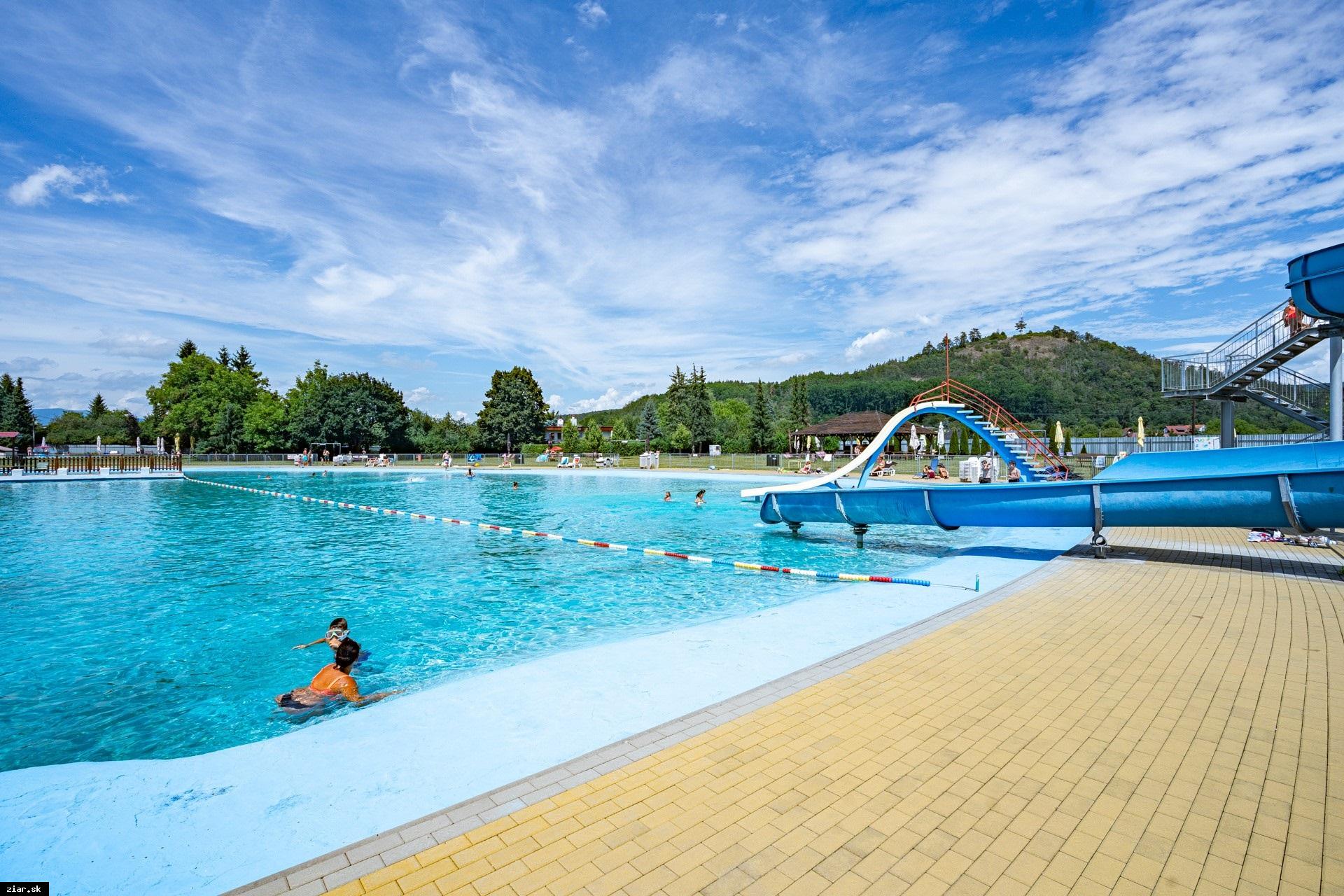 Po rekordnej vlaňajšej sezóne sa kúpalisku tohto roku darilo menej