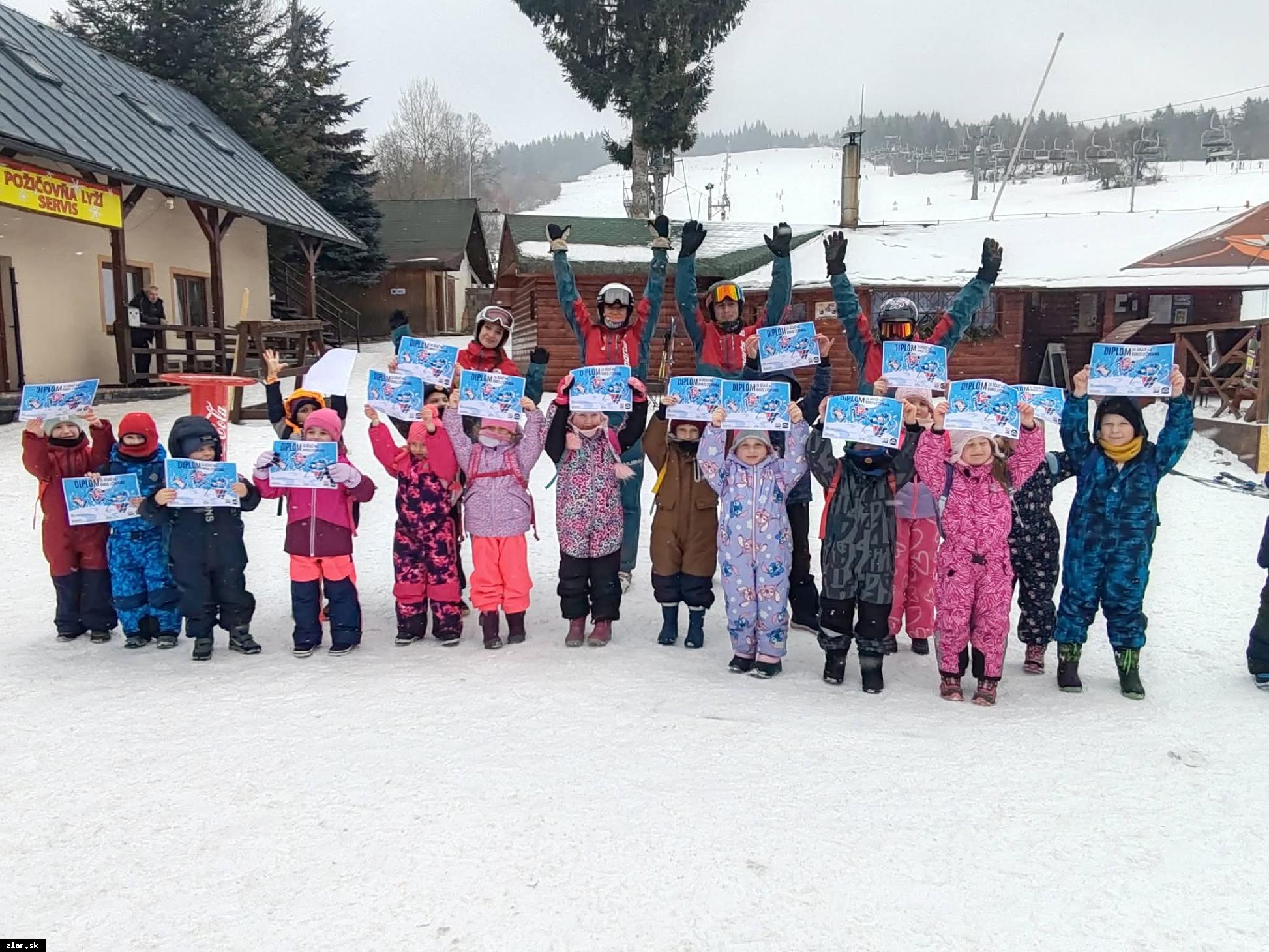 Lyžiarske kurzy pre predškolákov sú v plnom prúde