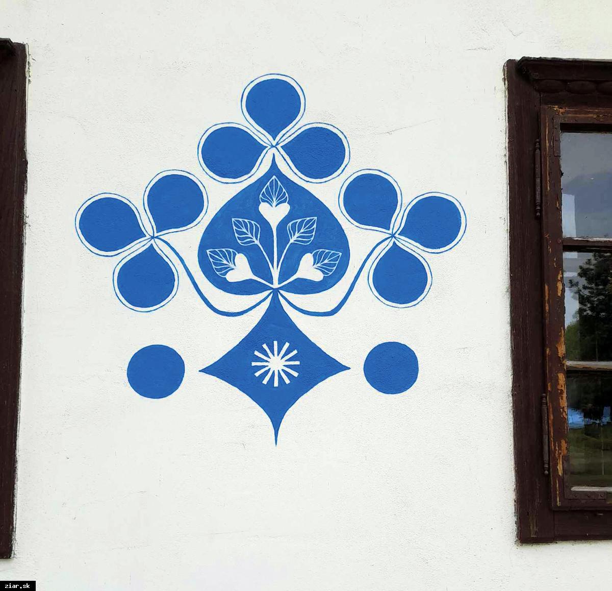 Svätokrížsky dom v Žiari nad Hronom má svoje logo: Autorkou je výtvarníčka a remeselníčka Helena Soboslayová