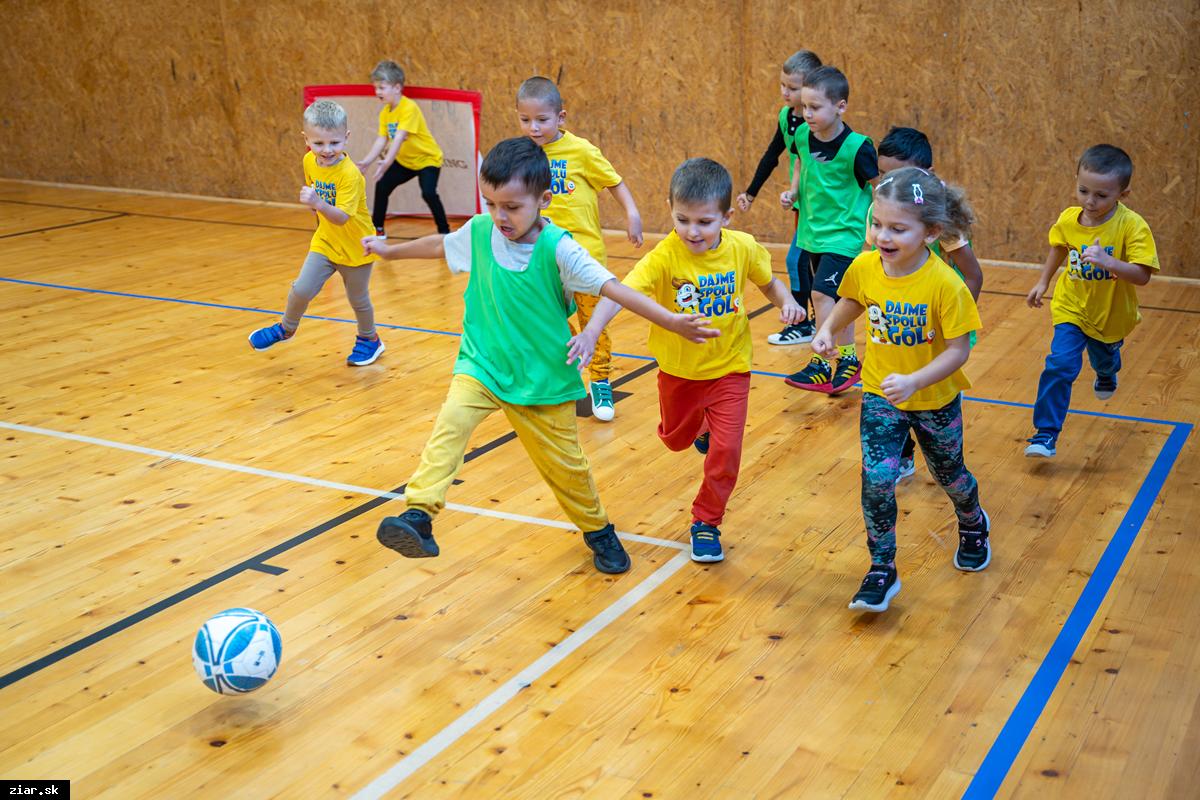 Turnaj v malom futbale aj tento rok spojil všetky žiarske škôlky dohromady