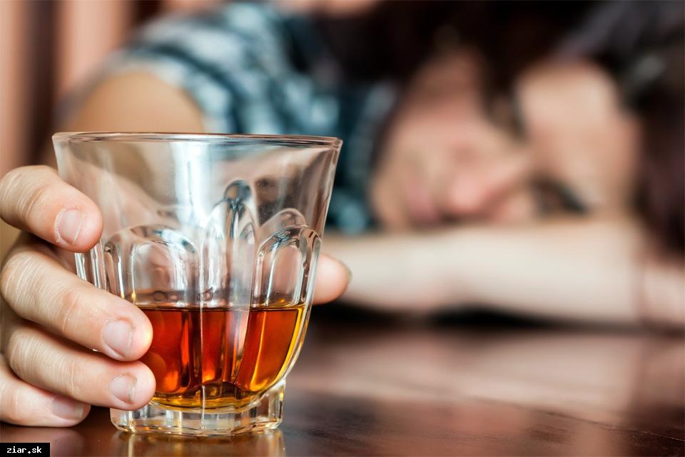 Pre alkoholom posilnenú mládež si prišli rodičia