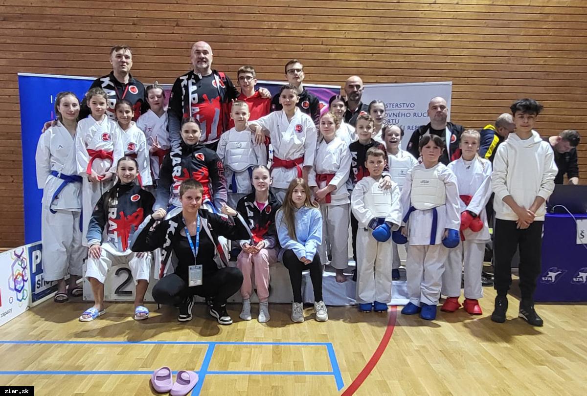 Naši karatisti sa zúčastnili Majstrovstiev družstiev v Sabinove