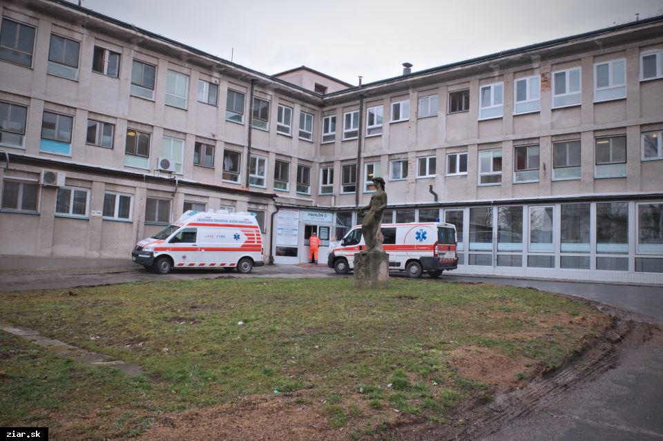 Na röntgen musia žiarski pacienti do inej nemocnice. Prevoz je zadarmo