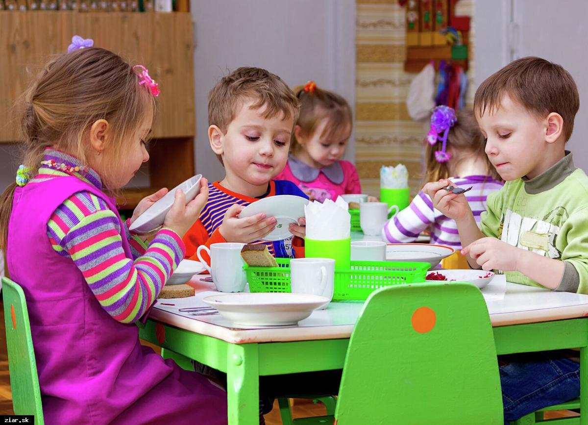 obr: Takto môžu rodičia požiadať o obedy zadarmo