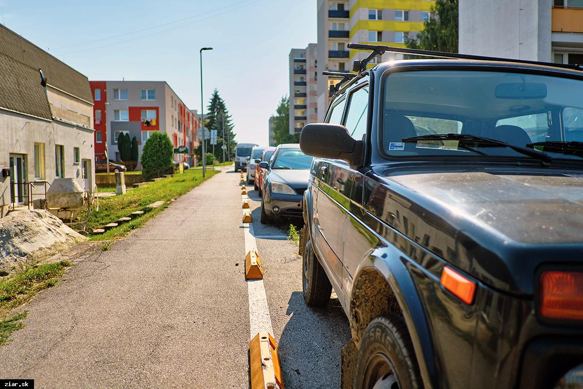 obr: Ako je Žiar pripravený na zákaz parkovania na chodníkoch
