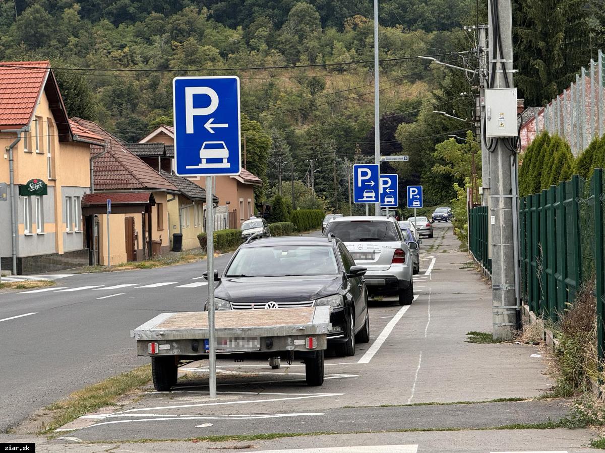 Parkovanie na chodníkoch na týchto uliciach nebude možné, zaparkujete len na riadne označených miestach