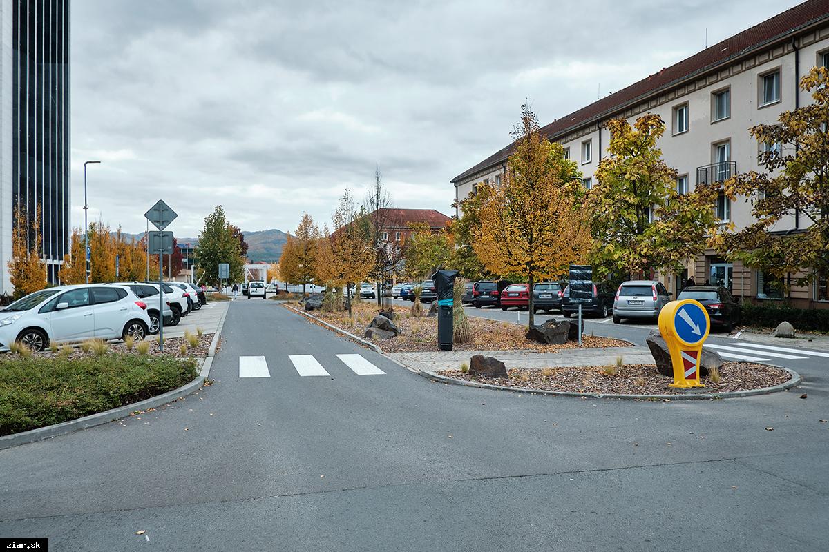 V meste bude celkovo spoplatnených viac ako 100 parkovacích miest