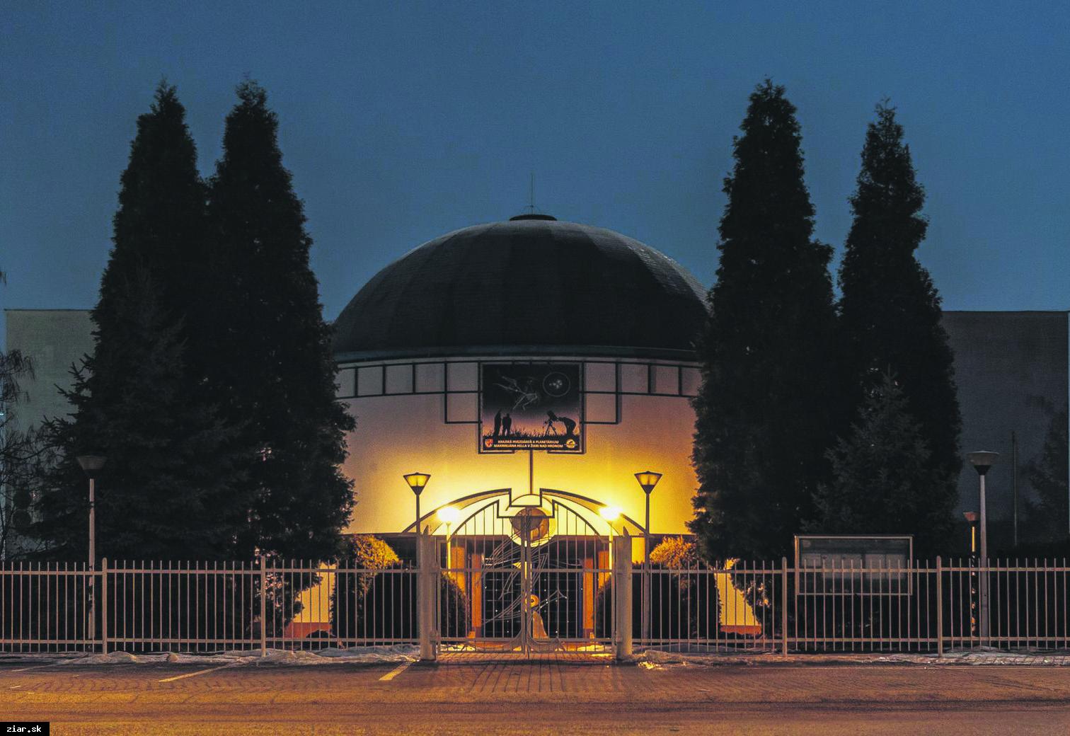 Odkrývame históriu mesta: Začiatky sledovania nočného neba v našom meste III.