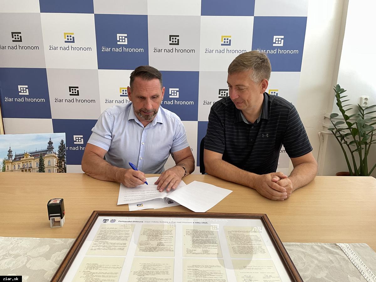 Mesto Žiar nad Hronom je s partnerským mestom Svitavy spojené už od roku 1965