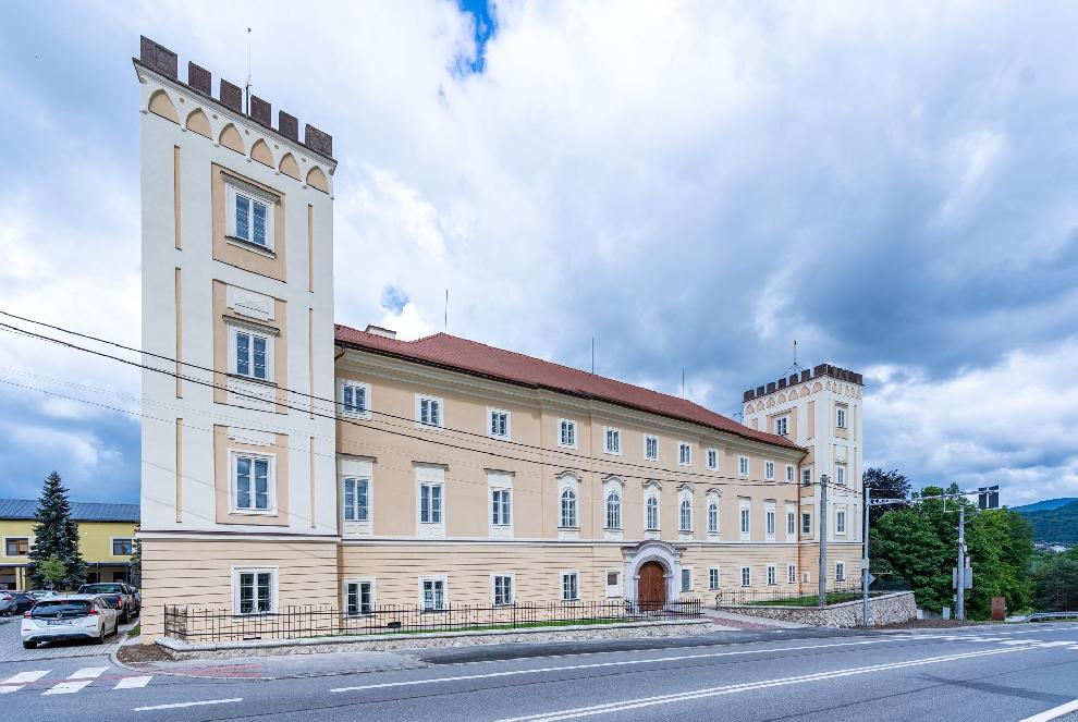 Biskupský kaštieľ je opäť otvorený pre verejnosť: Mesto obnovuje pravidelné prehliadky
