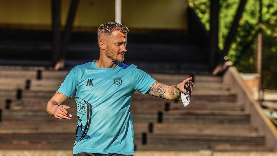 Futbalistov Pohronia v novej sezóne povedie Erik Grendel
