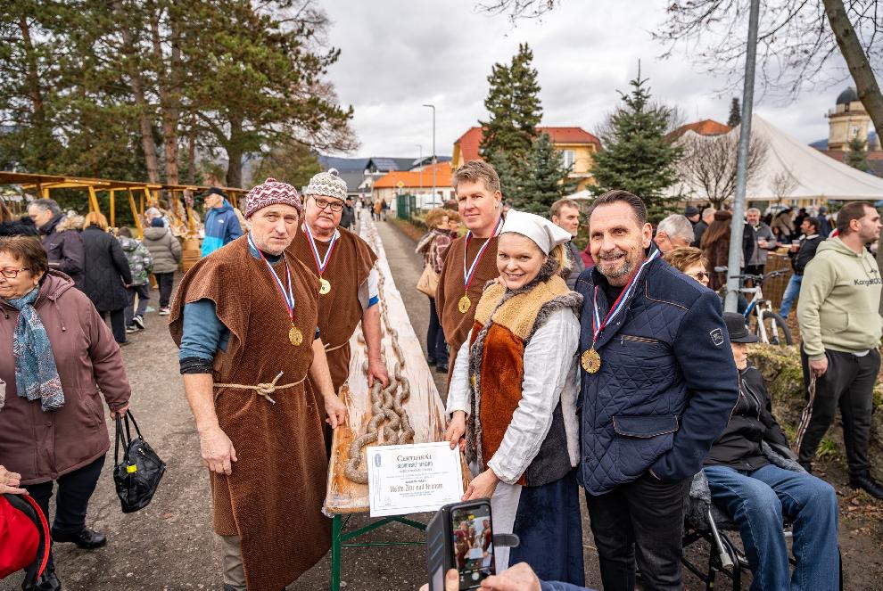Hurkársky jarmok prilákal na Svätokrížske námestie stovky záujemcov. Verejnosť čakal bohatý program pre deti aj dospelých