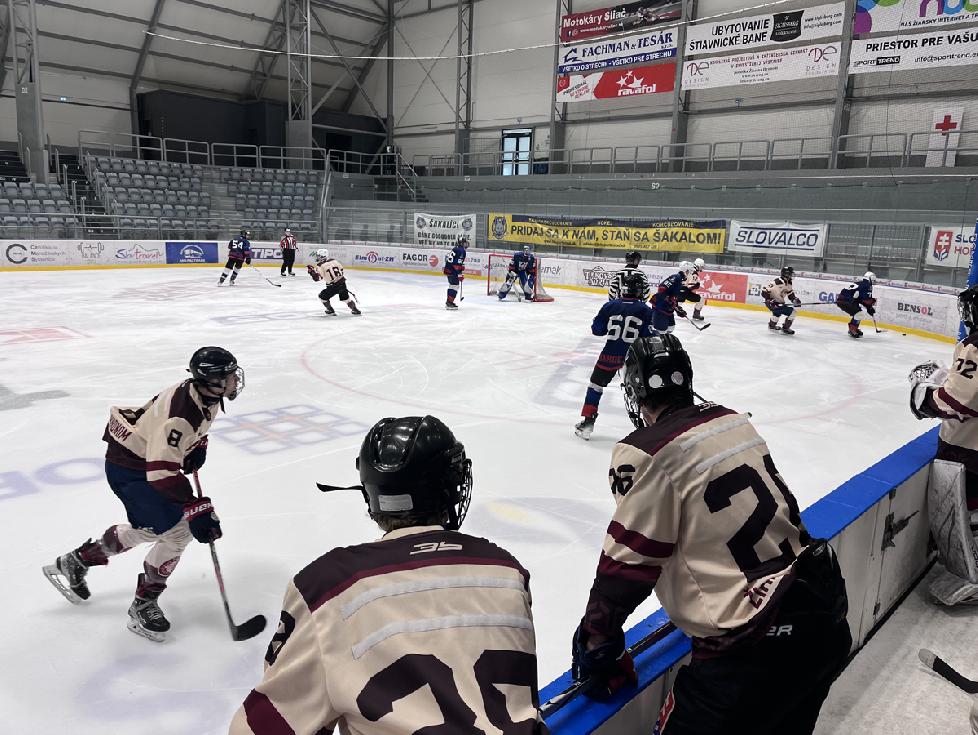 Juniori zlomili negatívnu sériu dvoma víťazstvami. Kúdelka si nadelil narodeninový darček v podobe hetriku