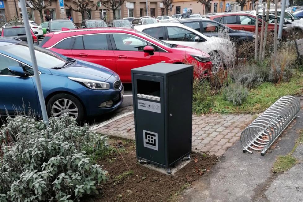 V meste pribudli smetné koše a popolníky na cigaretové ohorky