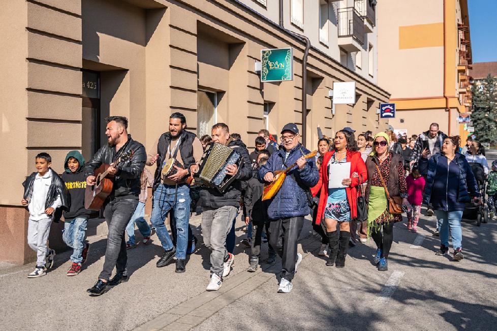 Medzinárodný deň Rómov si v Žiari nad Hronom prvýkrát pripomenuli sériou podujatí