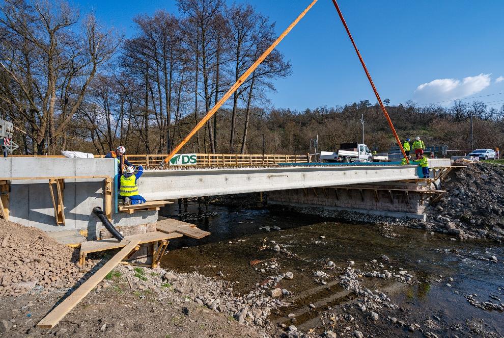 Most na Partizánskej má najkomplikovanejšiu časť stavby za sebou