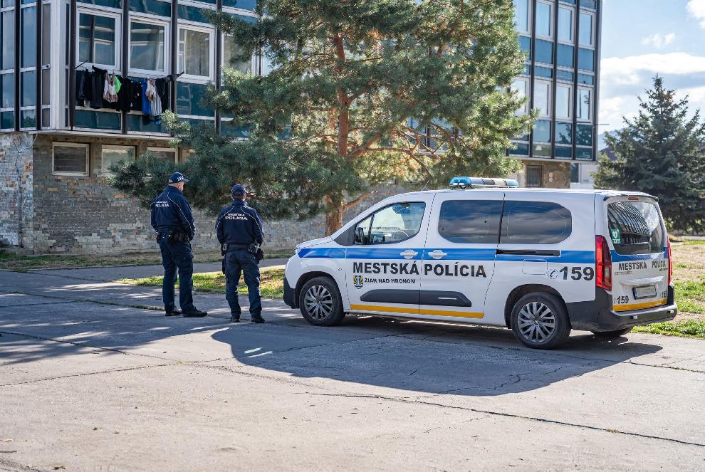 Mestských policajtov by malo byť v žiarskych uliciach viac. Zámer schválili poslanci na septembrovom zasadnutí