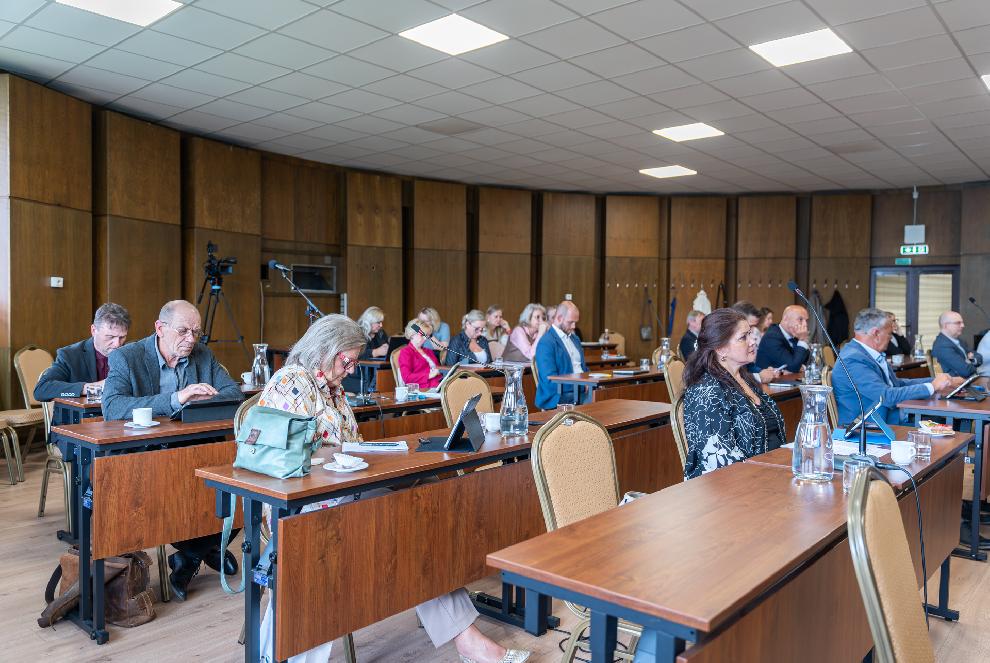 Júnové zasadnutie mestského zastupiteľstva prinieslo bohatý program rokovania. Jeho priebeh bol bezproblémový a relatívne rýchly