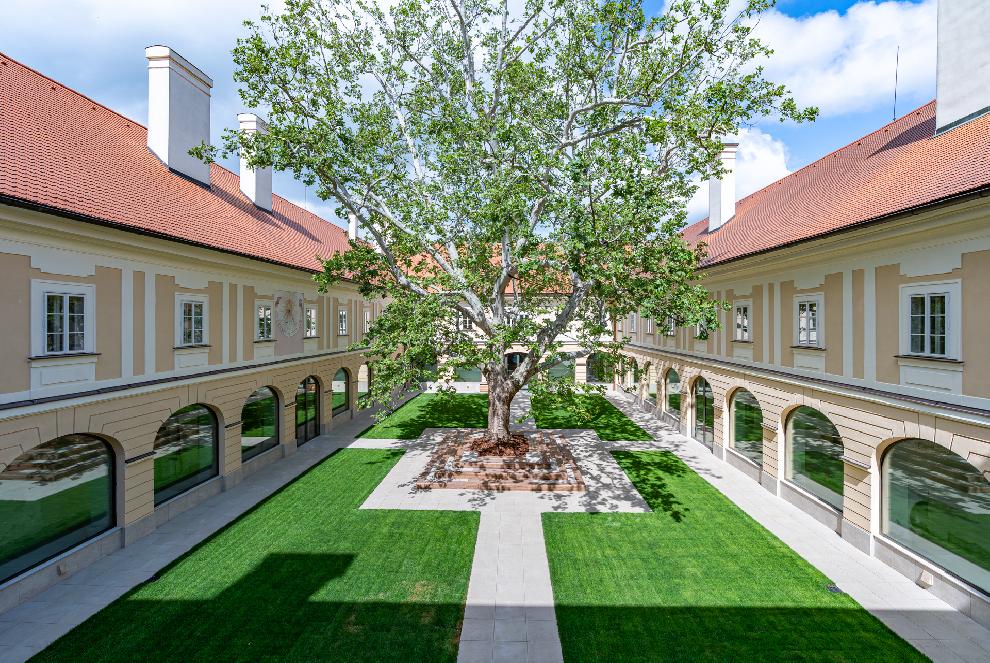 Komentované prehliadky v kaštieli budú dostupné každý pracovný deň okrem pondelka