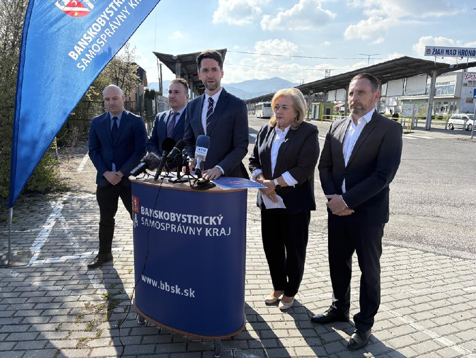 Samosprávy sú pripravené čerpať eurofondy, tvrdí predseda BBSK Ondrej Lunter. Dôkazom je aj blížiaca sa rekonštrukcia centrálne autobusovej stanice v Žiari