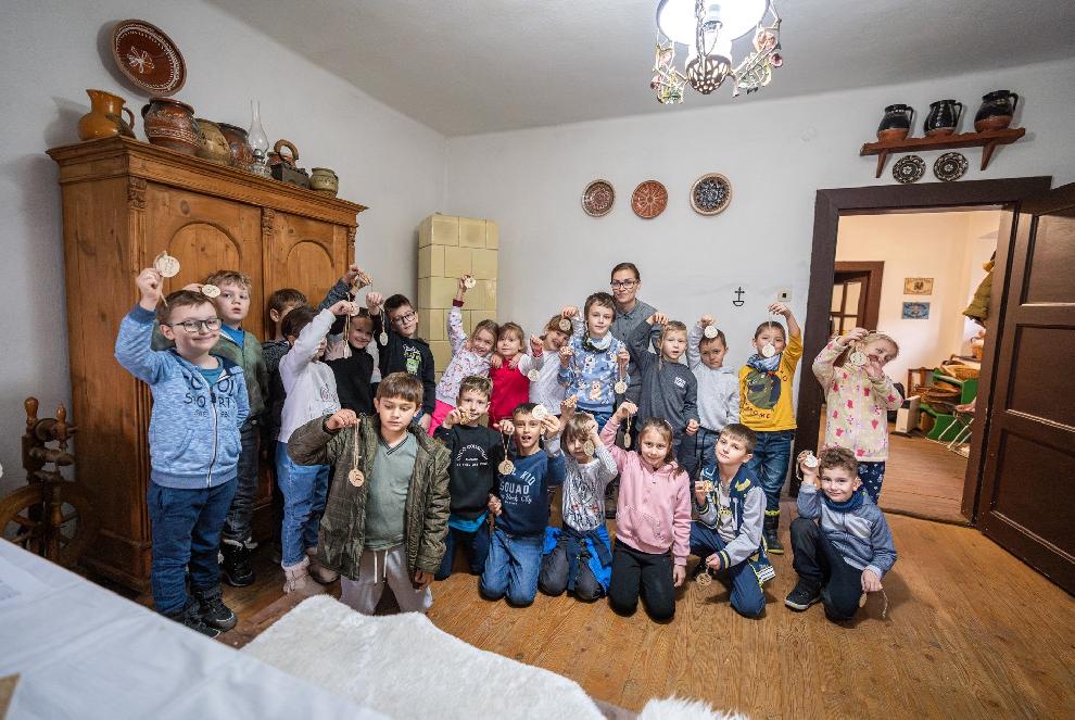 Vianočné tvorivé dielničky rozžiarili detské tváre