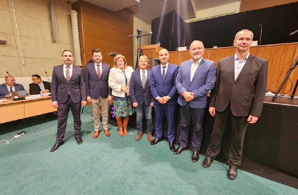 Zastupiteľstvo BBSK nesúhlasí s uzatvorením žiarskej pôrodnice