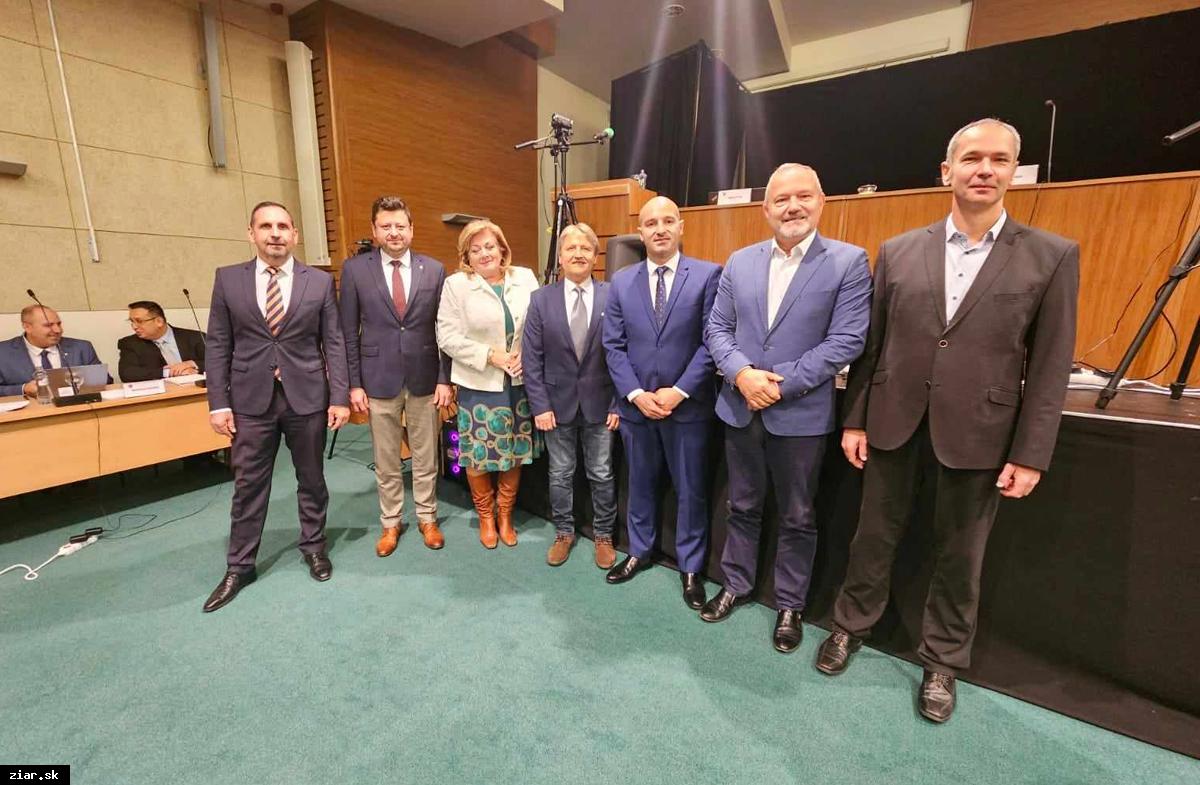Zastupiteľstvo BBSK nesúhlasí s uzatvorením žiarskej pôrodnice