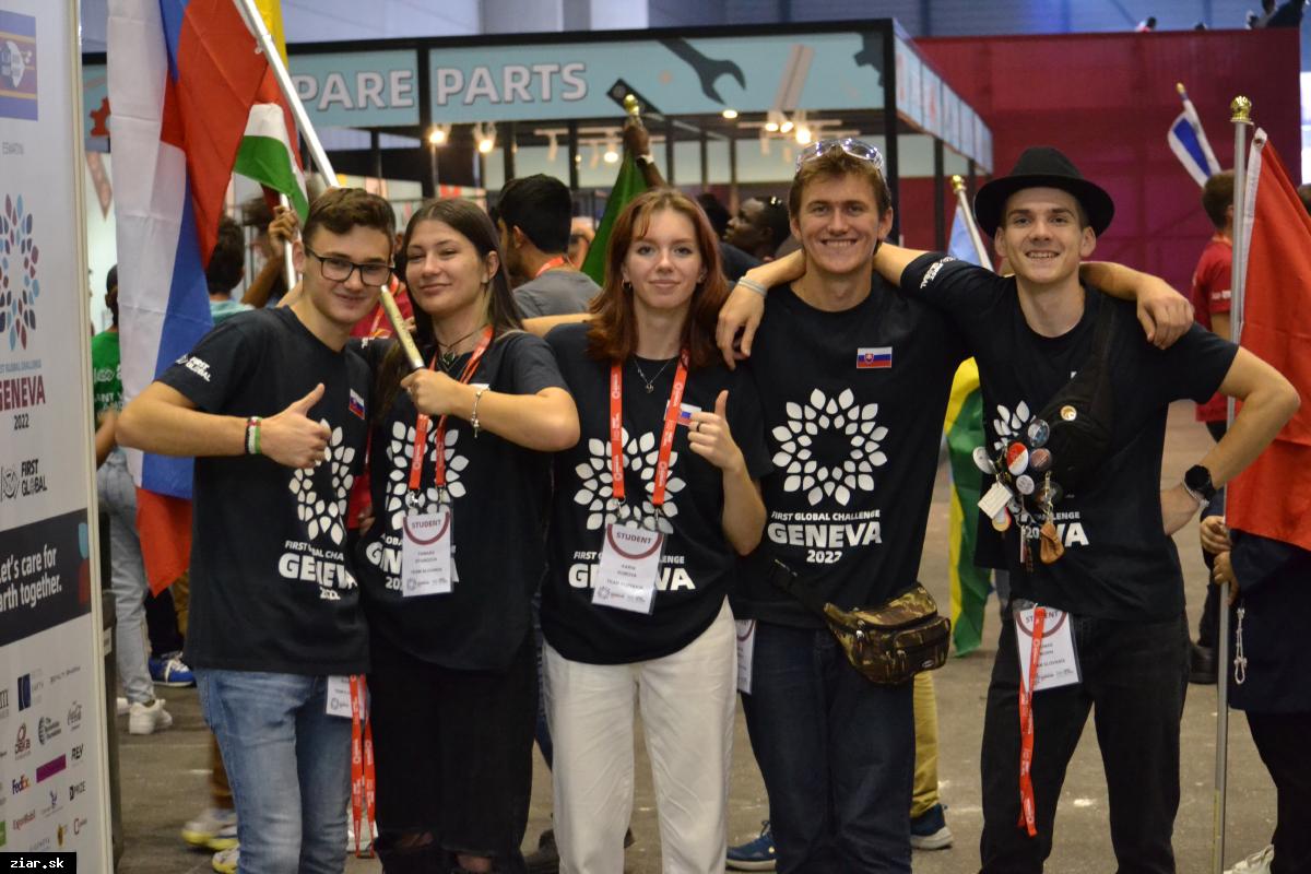 obr:  Gymnazisti zo Žiaru nad Hronom reprezentovali Slovensko na robotických majstrovstvách sveta FIRST Global v Ženeve