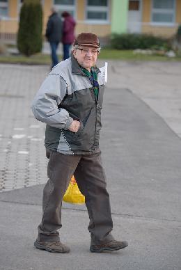 869.jpg